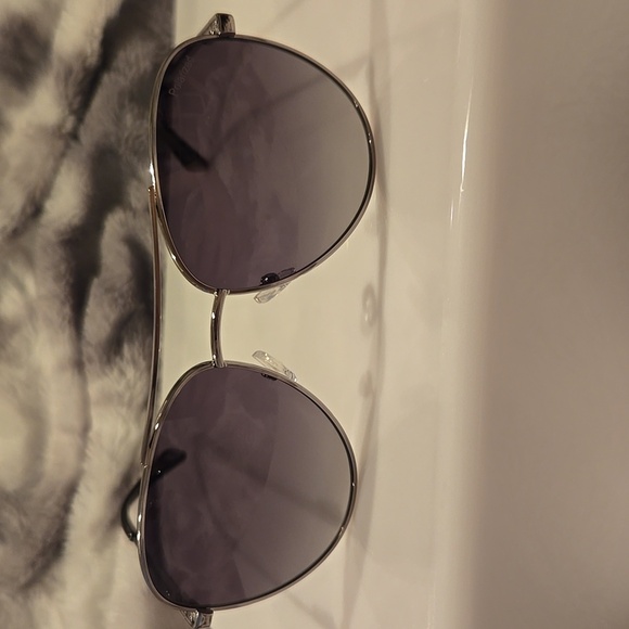 Banana Republic Silver Aviator Sunglasses Brand New In Case - Picture 3 of 15